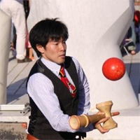 大道芸人金子くん